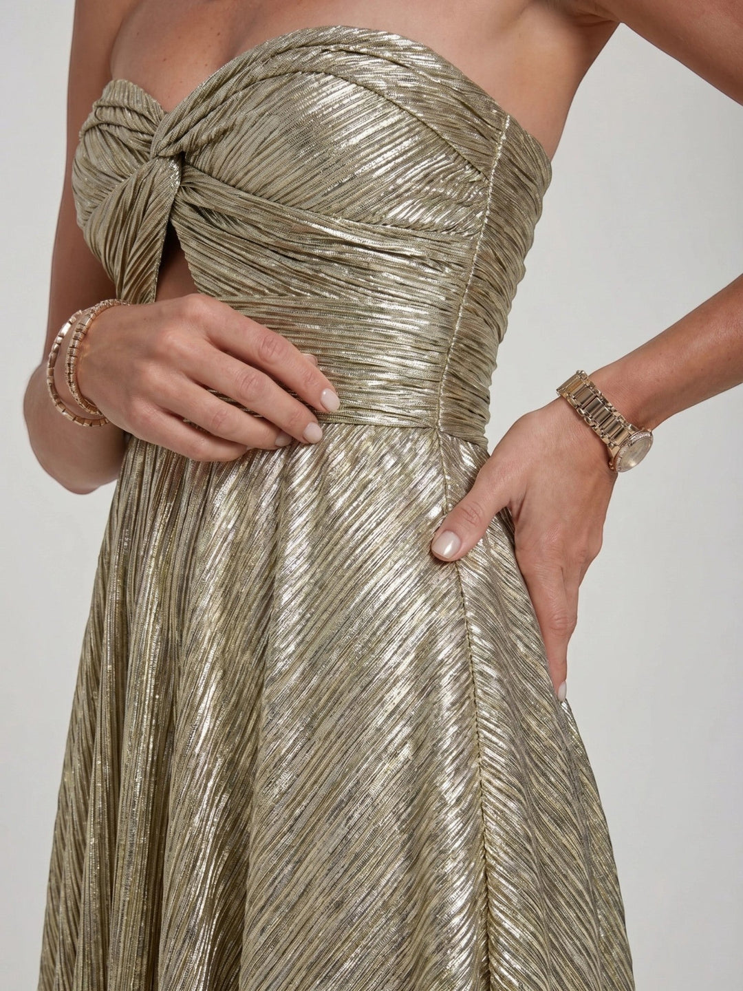 Gardena Shiny Fabric Gown