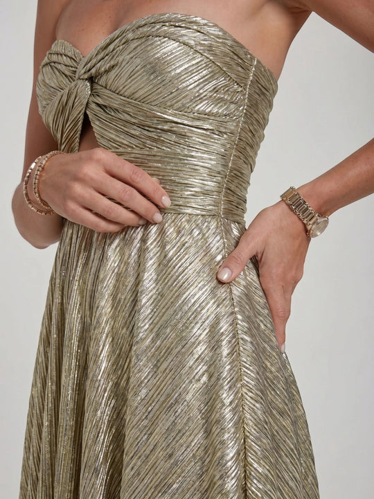 Gardena Shiny Fabric Gown